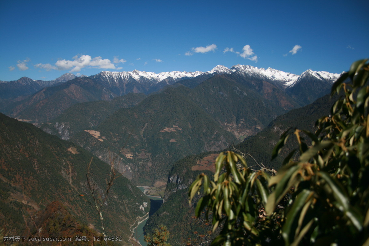 怒江峡谷 云南怒江 丙中洛 山峦 蓝天 白云 风光无限好 山水风景 自然景观