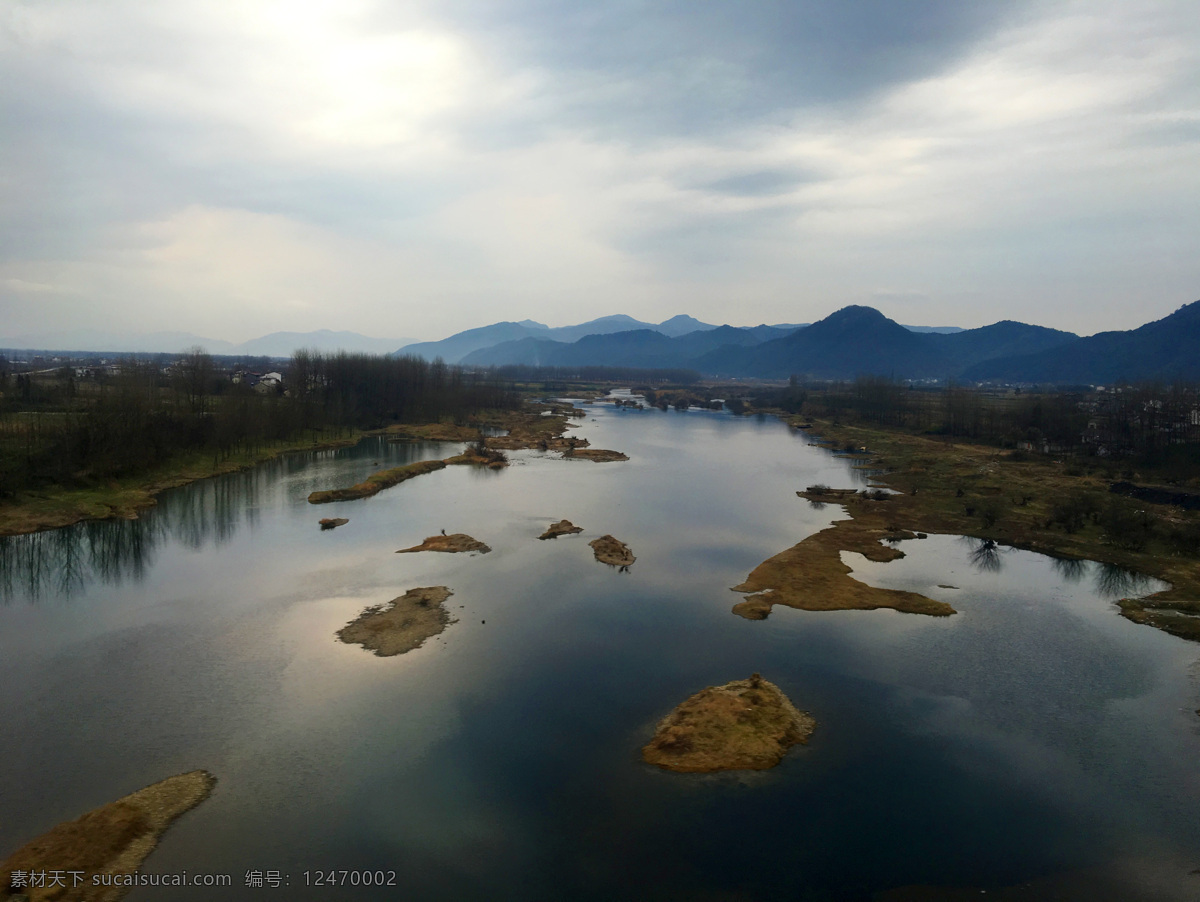 河流 远山 天空 乌云 树木 山水树木 自然景观 自然风景