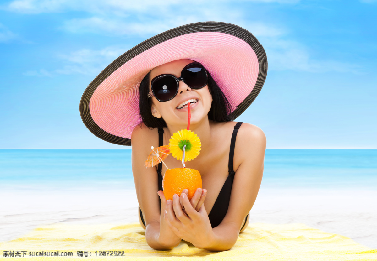 沙滩 美女图片 海滩 美女 外国人 度假 旅游 饮品 生活人物 人物图片
