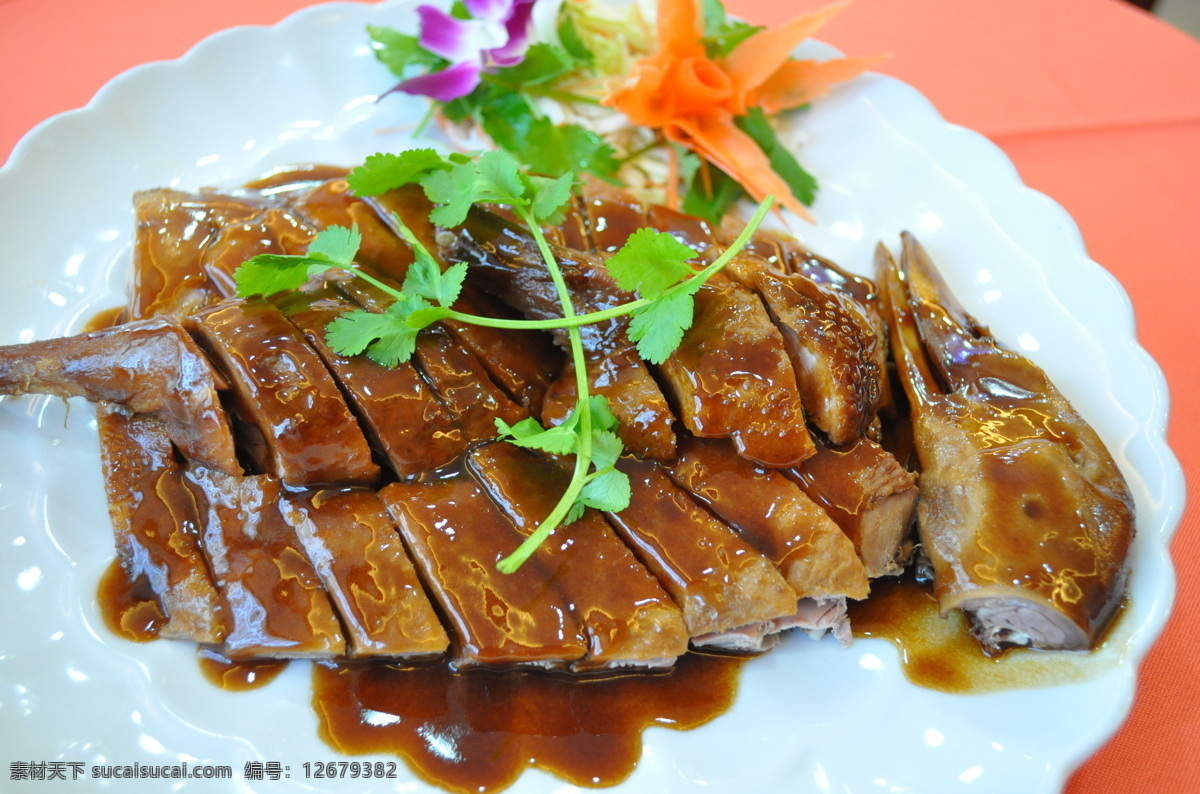 三杯鸭 鸭肉 西芹 鸭头 鸭脖子 酱料 烤鸭 板鸭 海鲜 中华美食 福建菜肴 闽菜 补品 美容养颜 中餐 酱汁 可口 美味 美食图片 客家菜 传统美食 餐饮美食