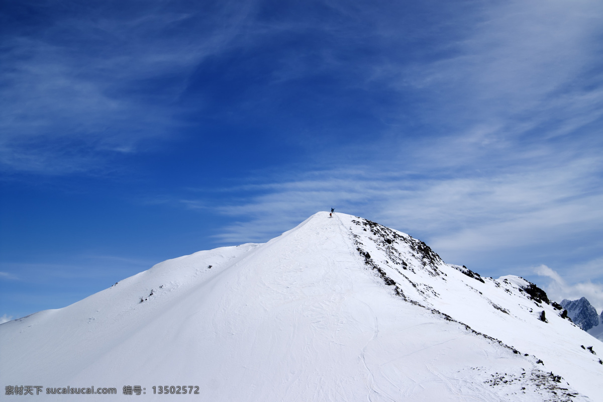 蓝天 下 雪峰 山峰 景色 旅游 风景 山水风景 风景图片