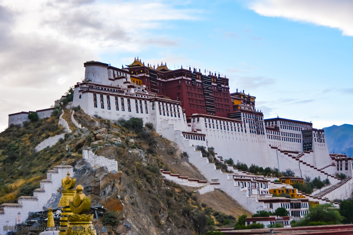 布达拉宫 西藏美景 藏区美景 藏区建筑 宫殿建筑 蓝天 白云 建筑园林 建筑摄影