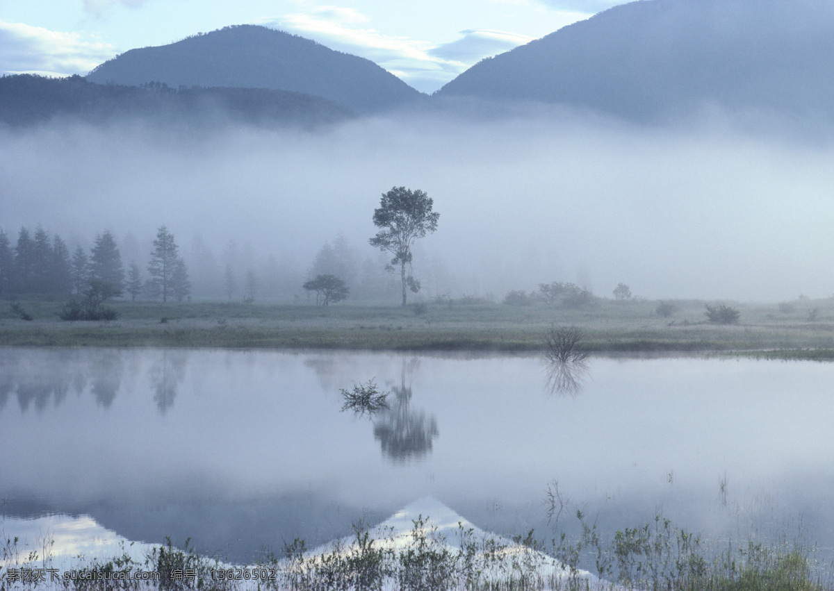 山水 剪影 湖 湖水 山 山水风景 山水剪影 摄影图库 树木 水 山恋 云雾 自然景观 psd源文件
