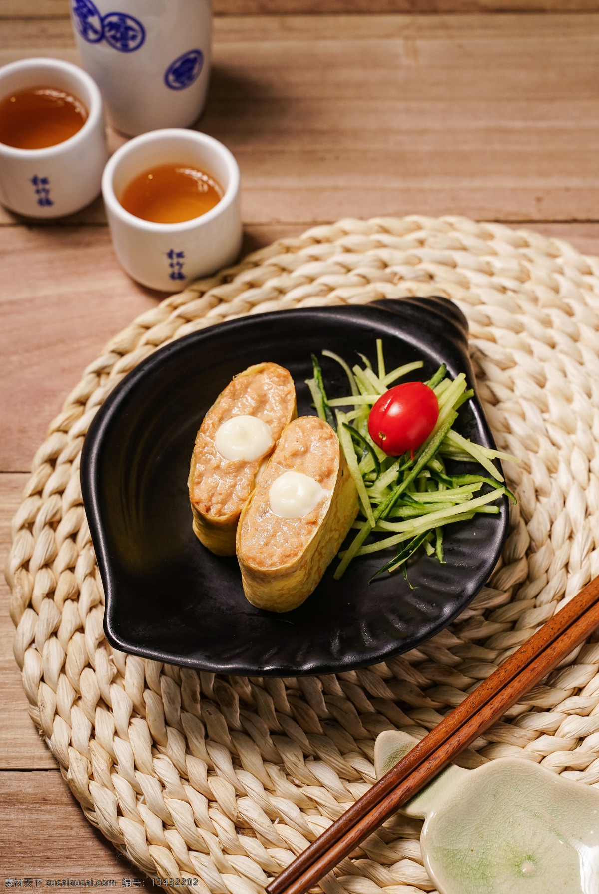 吞拿鱼寿司 日系 美式 吞拿鱼 寿司 军舰 日本料理 沙拉寿司 日式菜系 寿司系列 日式点心 餐饮美食 传统美食