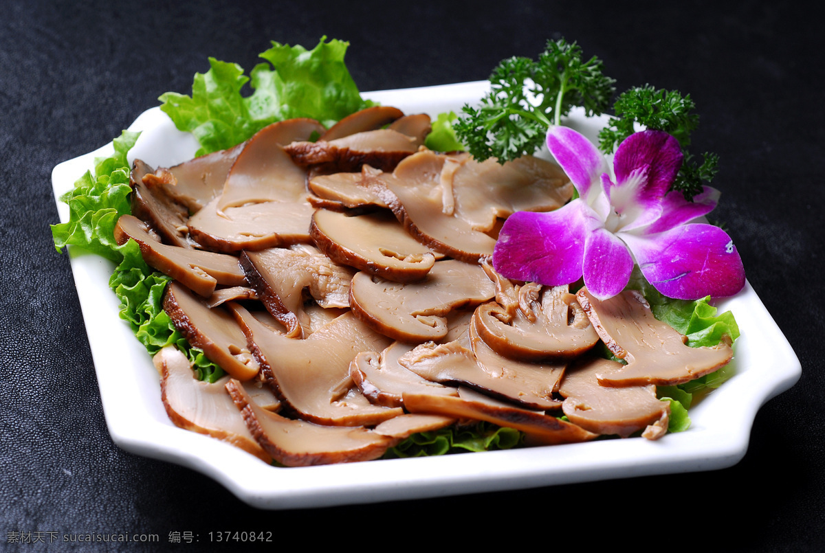松茸菌 菌类 火锅 松茸 涮食 汤锅 锅底 野生 美食 真菌 植物 煲汤 鲜松茸 涮牛肉 火锅锅底 火锅菜 餐饮美食 传统美食