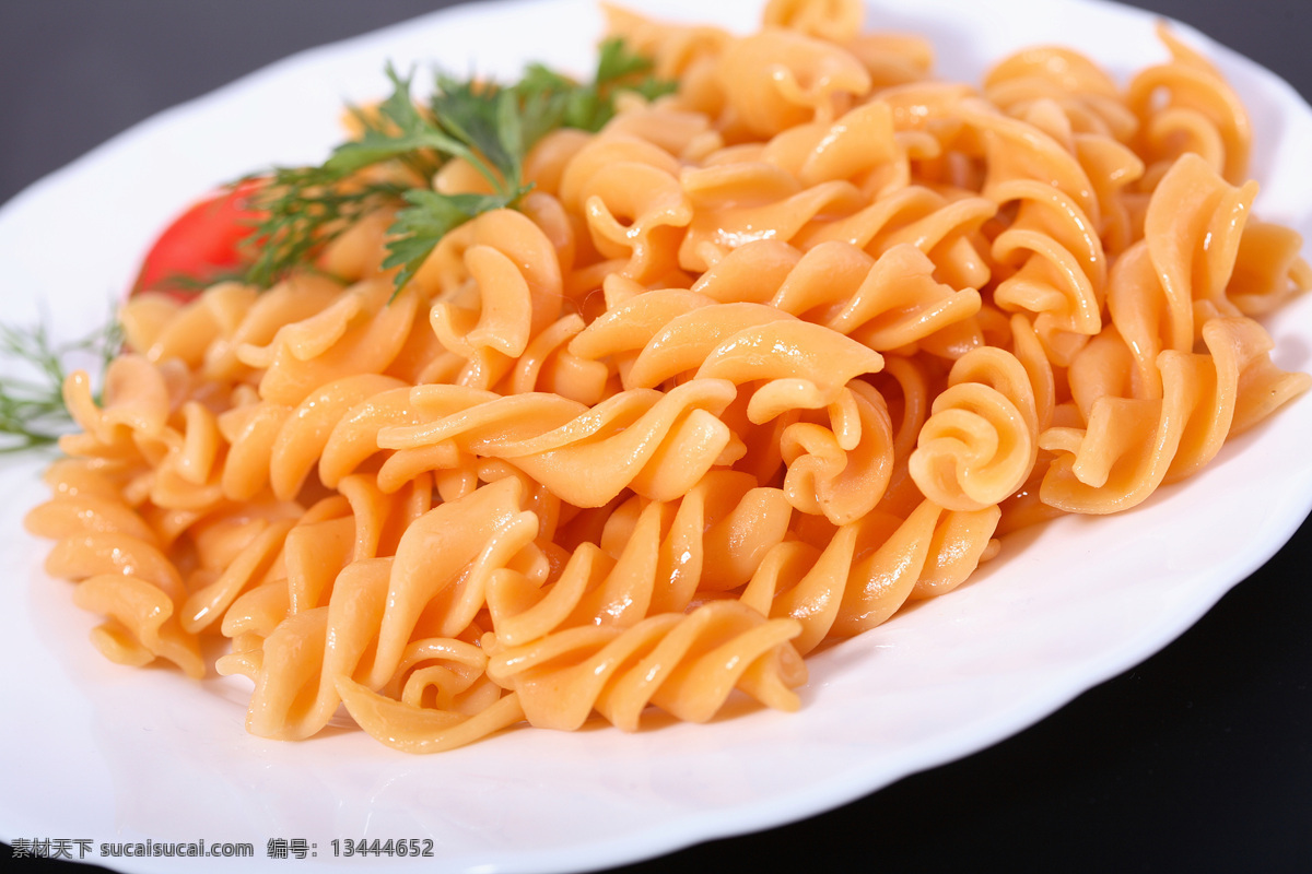 盘子 上 面条 盘子上的面条 美食 食物原料 食材 食物摄影 外国美食 餐饮美食