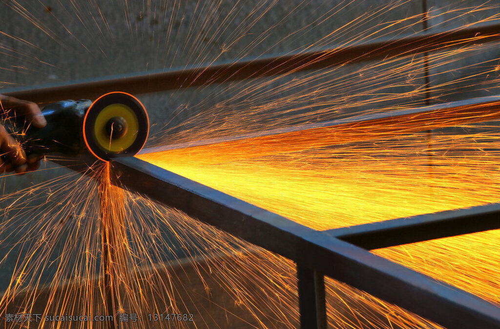 火花 切割机 火星 割铁火花 火花溅 切削钢铁 工业生产 现代科技