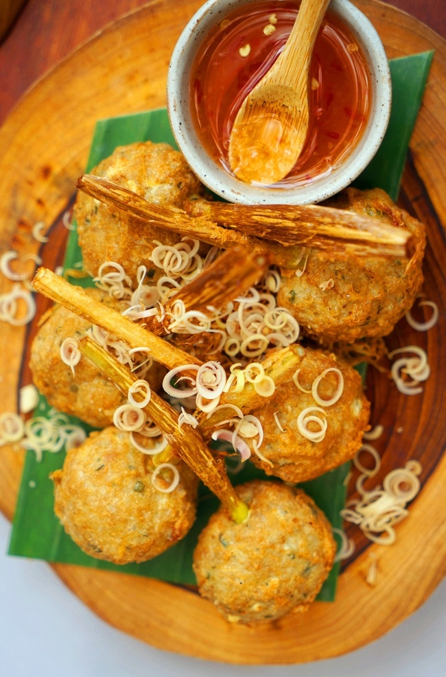 香茅烤鸡肉丸 老挝菜 东南亚菜 琅勃拉邦 老挝 香茅 餐饮美食 西餐美食