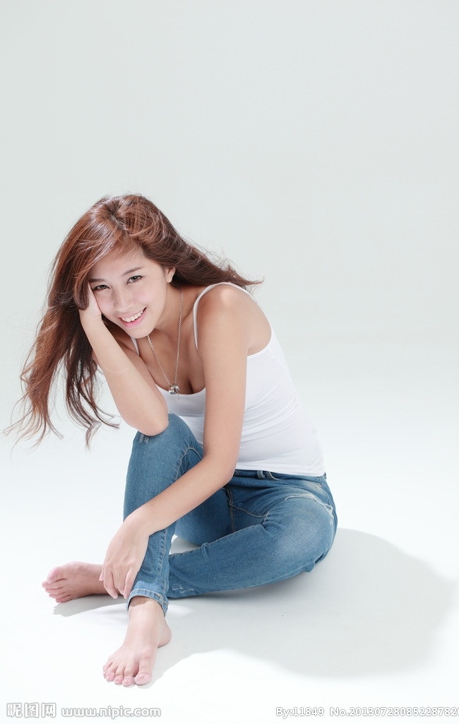 牛仔裤美女 清纯美女 气质美女 性感美女 白汗衫美女 长发美女 青春靓丽 高清美女 女性女人 人物图库
