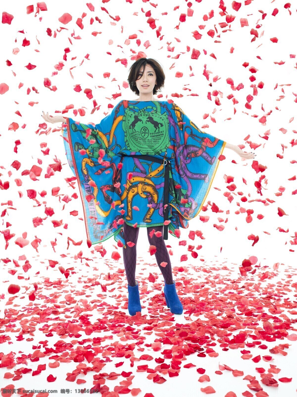 明星 偶像 花瓣 明星偶像 女性 女人 时尚美女 性感美女 美女模特 美女写真 名人明星 明星图片 人物图片