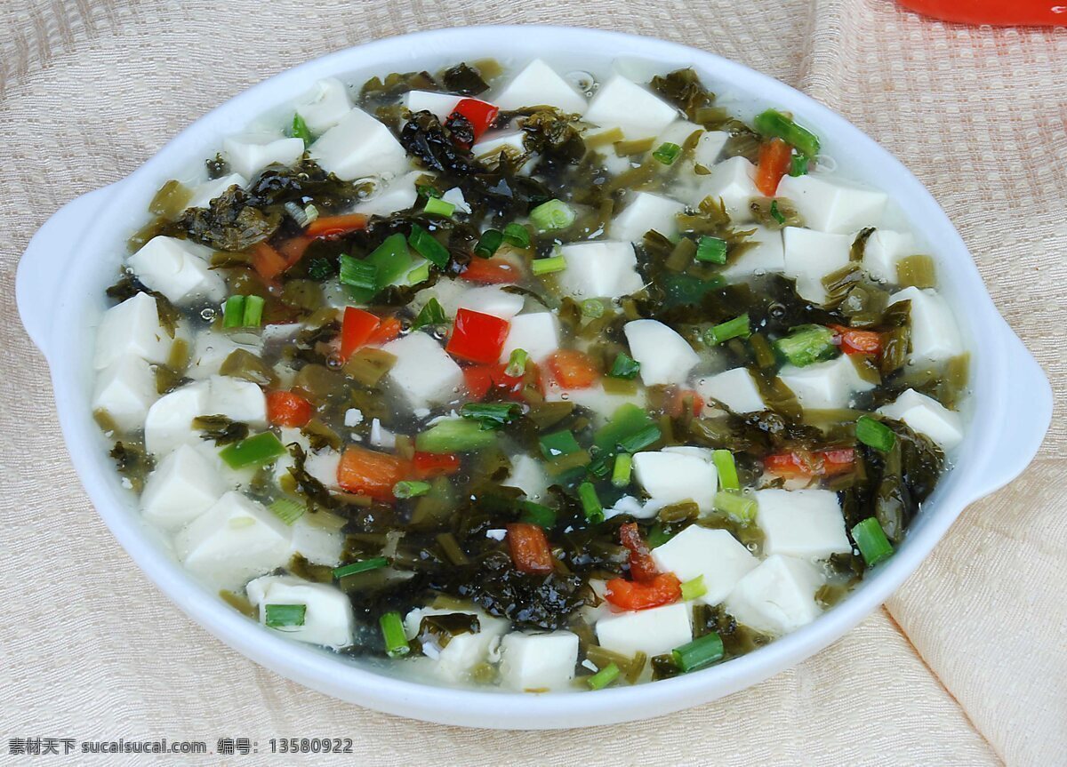 雪菜烧豆腐 美食 豆腐 雪里蕻 木耳 小葱 辣椒 营养丰富 美味 传统美食 餐饮美食