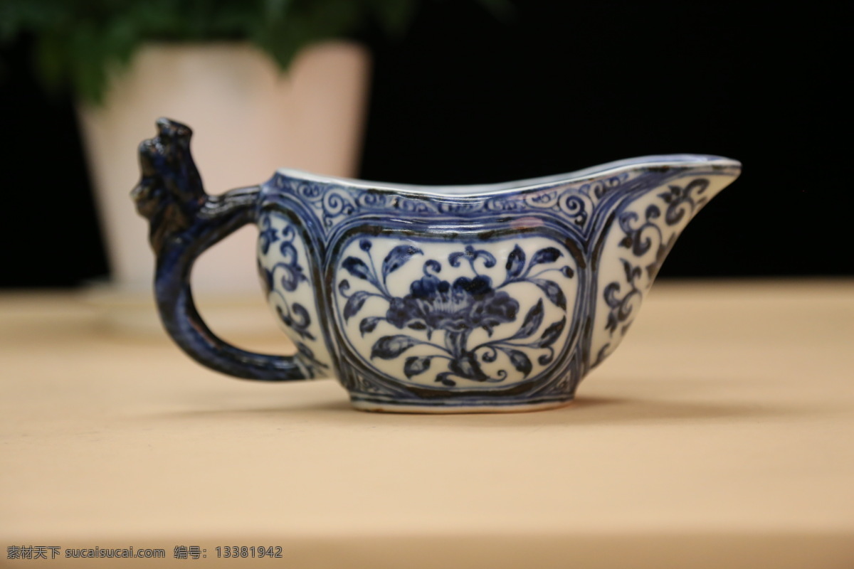 艺术品摄影 艺术品 古董 藏品 时尚 古玩 瓷器 杯子 釉色 文化艺术