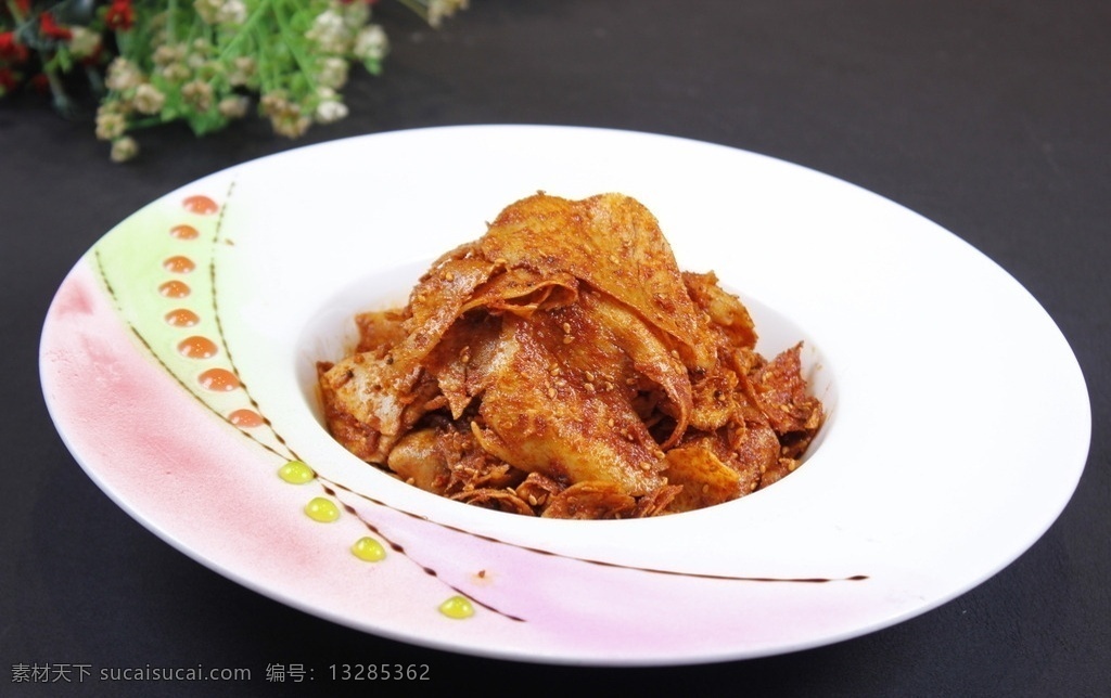 香辣牛板筋 美食 菜品 菜谱 餐饮 中餐 食品 传统美食 餐饮美食 粤菜 湘菜 淮阳菜 上海菜 北京菜 鲁菜 东北菜 小炒 炒菜 小吃 麻辣牛板筋 高清 写真照片