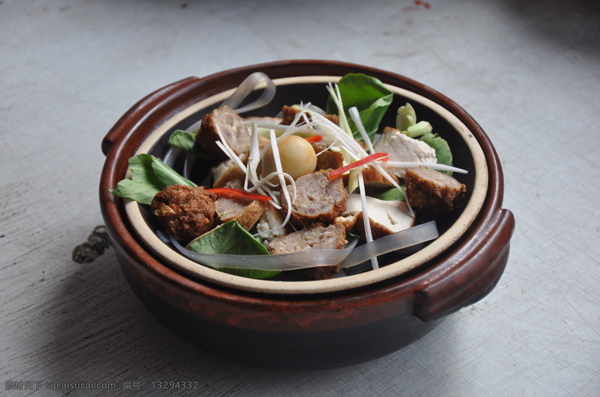 丸子砂锅 猪肉 丸子 砂锅 传统美食 餐饮美食