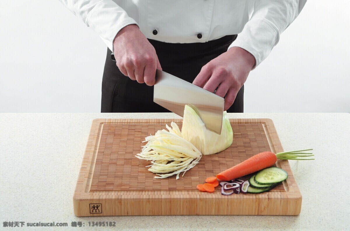 厨师切菜 切蔬菜 菜刀 切菜 刀切蔬菜 刀工展示 厨艺展示 餐饮美食 传统美食