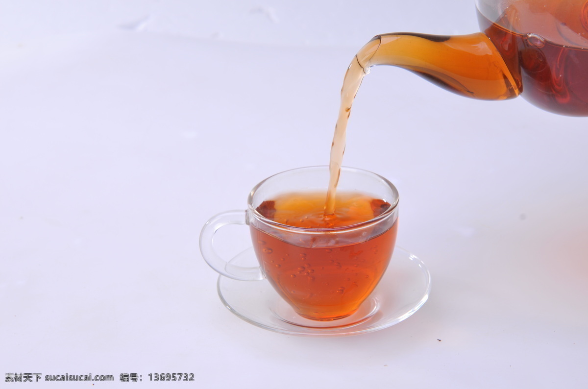 餐饮美食 茶杯 茶叶 喝茶 红茶 泡茶 饮料酒水 红茶泡茶图片 到茶 茶海 psd源文件 餐饮素材
