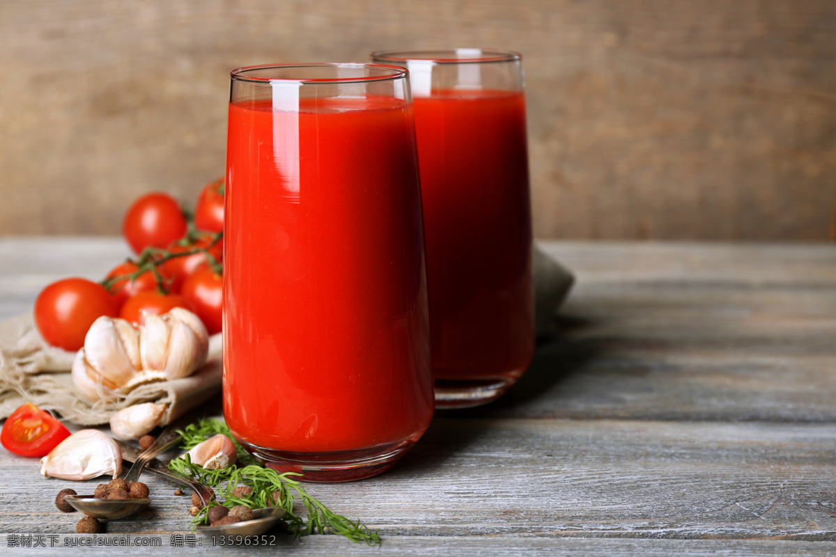 西红柿汁 西红柿 番茄 大蒜 食材原料 水果蔬菜 餐饮美食 红色