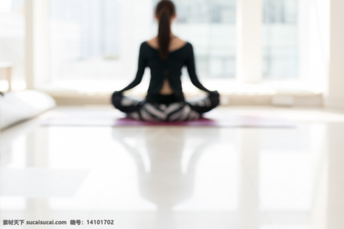 做 瑜伽 美女图片 美女 背影 娱乐 静心 活动 各色人物 人物图库 女性女人