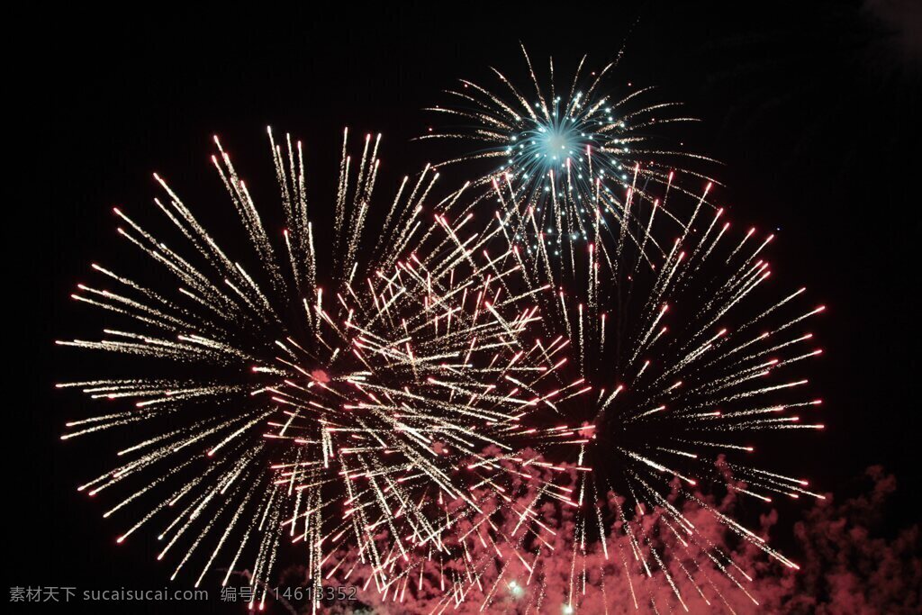 烟花 节日庆祝 夜空 烟火表演 光影效果 节日氛围 火花四射 多彩烟花 独特形状 庆祝活动 焰火绽放 夜间景观 视觉艺术