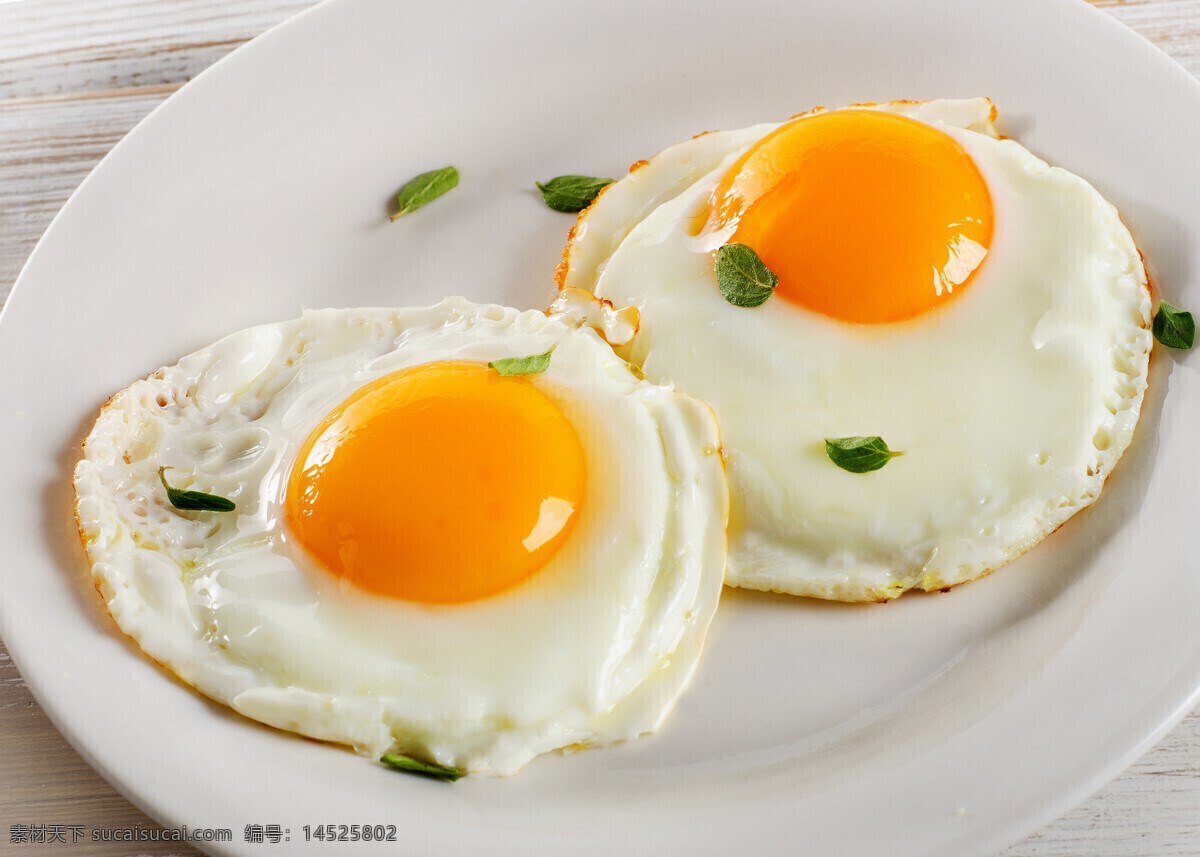 两个 煎 鸡蛋 调料 诱人美食 食物原料 食材原料 餐饮美食 食物摄影 美食图片