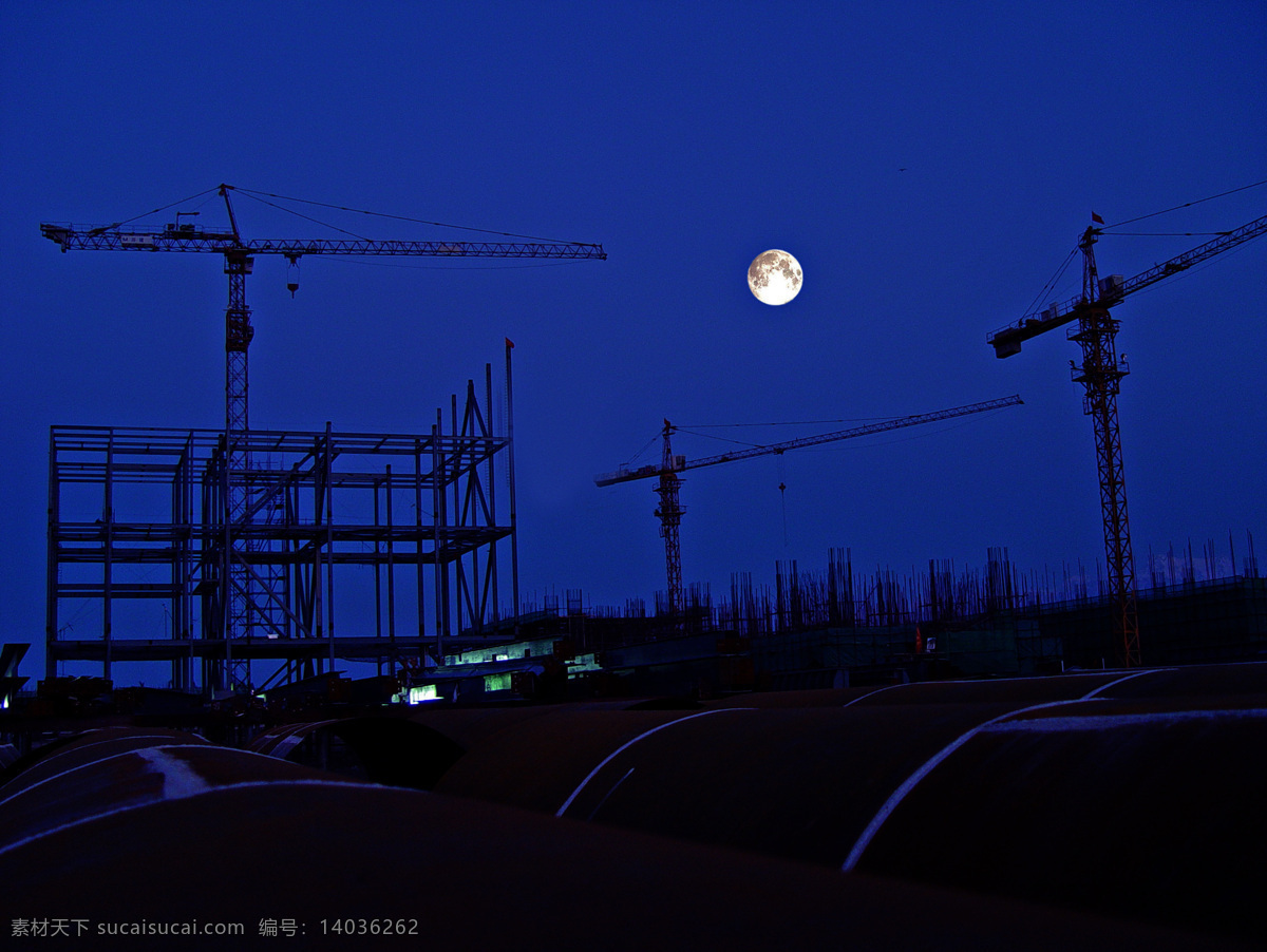 又见月圆 建筑施工 施工现场 夜晚 月亮 仲秋 月圆 吊车 天空 深蓝 工业生产 现代科技