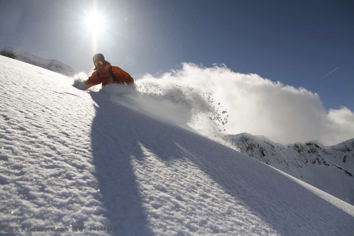 雪地 滑雪 人物 雪山 山峰 滑雪运动员 滑雪运动 体育运动 滑雪图片 生活百科