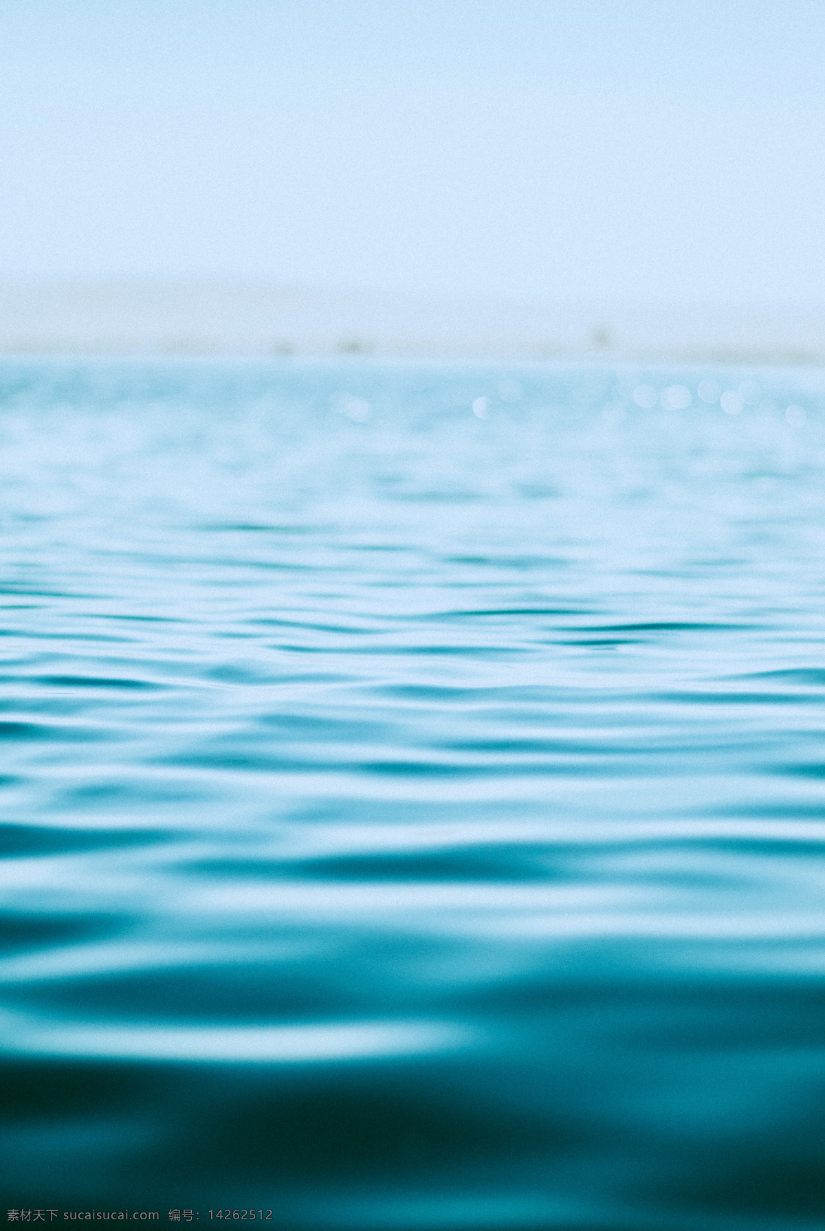 蓝色的水 海水 水 海洋 波浪 液体 蓝色 海景 表面 纹理 底纹 冷静 思考 大海 蓝天 自然景观 山水风景