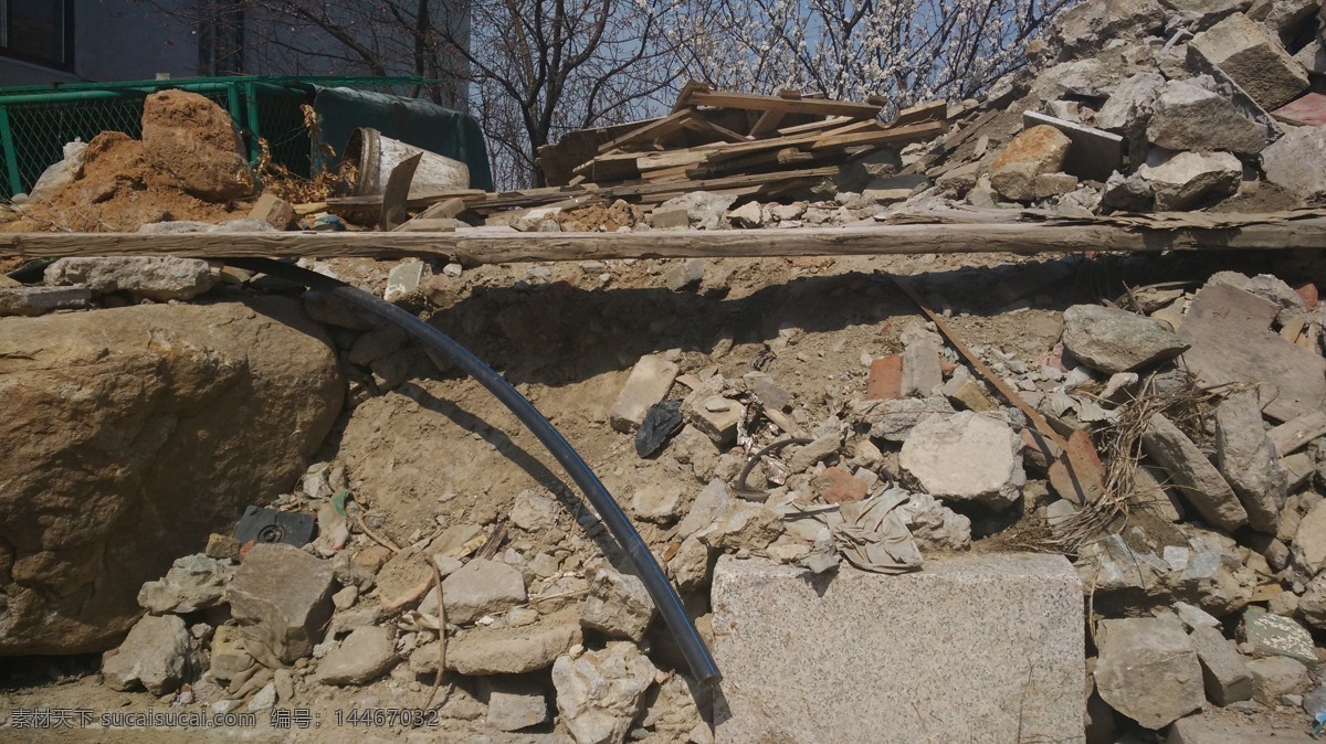 废墟 水泥块 石块 建筑垃圾 断裂 水泥板 战争 旅游摄影 国内旅游