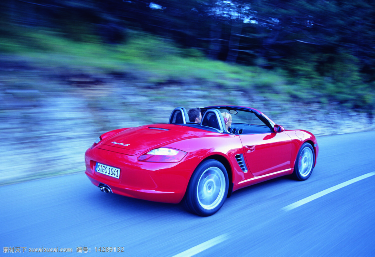 高速 行驶 红色 轿车 跑车 汽车 工业生产 小车 交通工具 汽车图片 现代科技